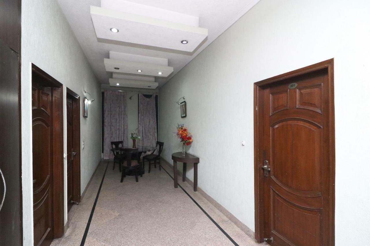 Oyo 24672 Bharat Guest House Дели Экстерьер фото